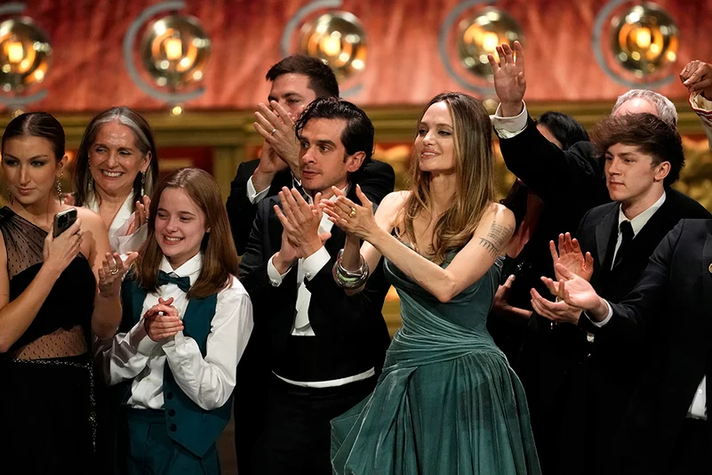 Vivienne Jolie-Pitt, Justin Levine, Angelina Jolie and Brody Grant
